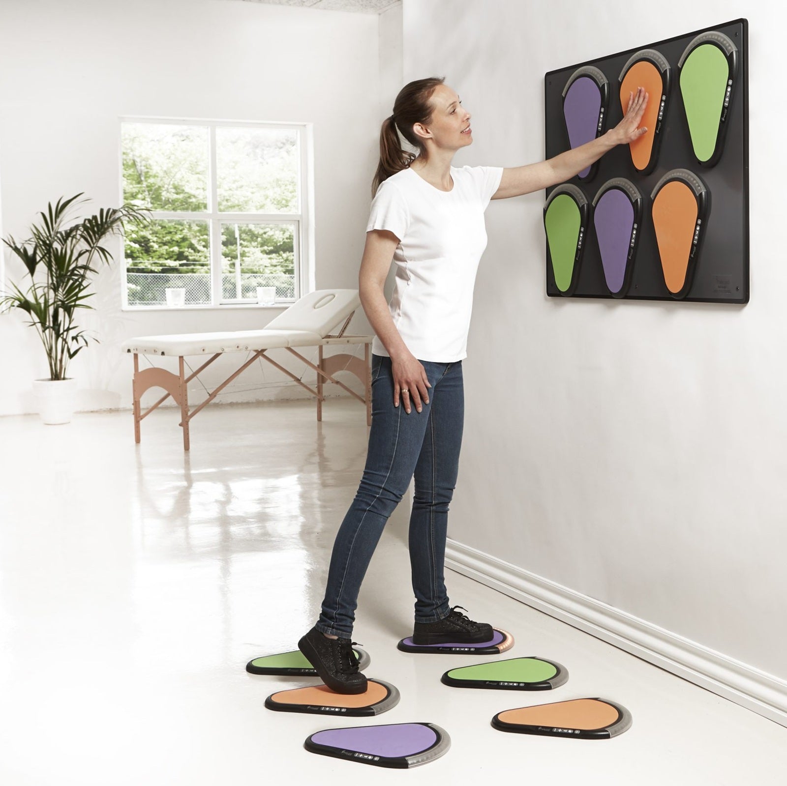 Afbeeelding van het spel TREAX, muurbevestiging bord, speciaal geselecteerd  voor ouderen met dementie.