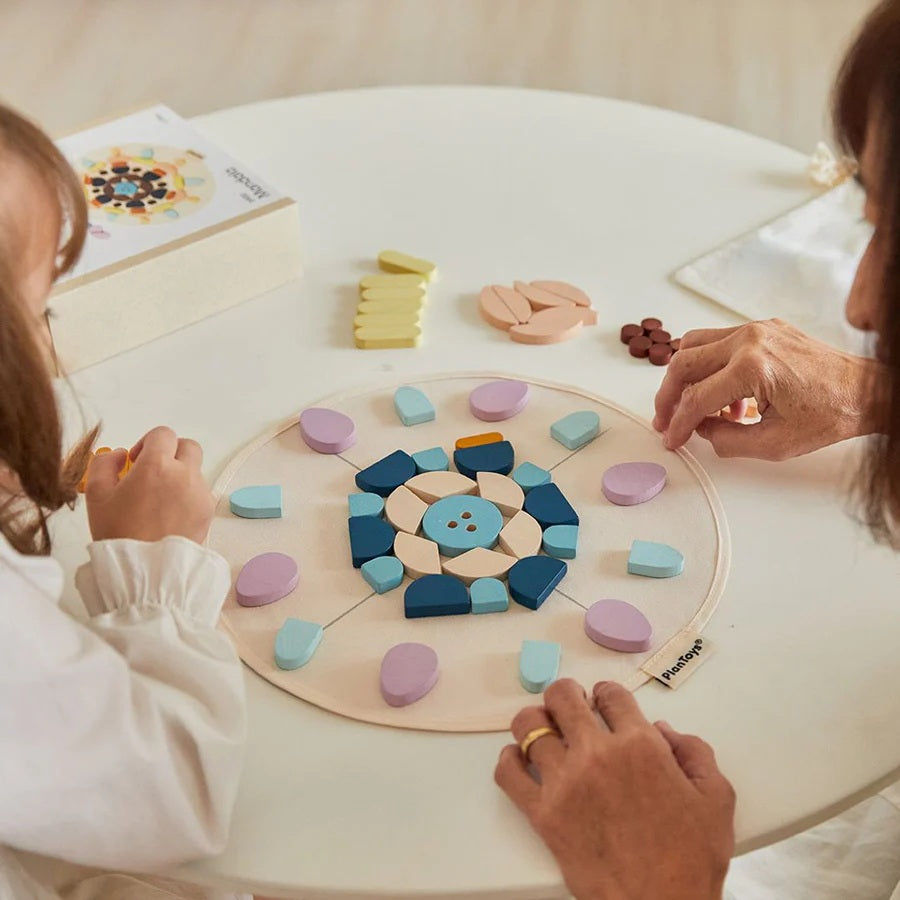 Mandala Legspel – Creatief legspel met houten stukjes dat ontspanning en activering stimuleert voor senioren.