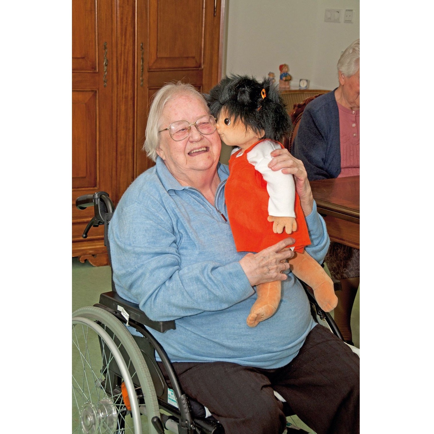 Afbeeelding van het spel Empathiepop Emelie, speciaal geselecteerd  voor ouderen met dementie.