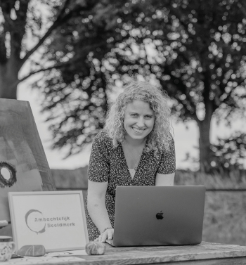 Foto van Angela Meijer, de ontwikkelaar van de SAM-kaartenset voor activiteiten jongeren met een handicap